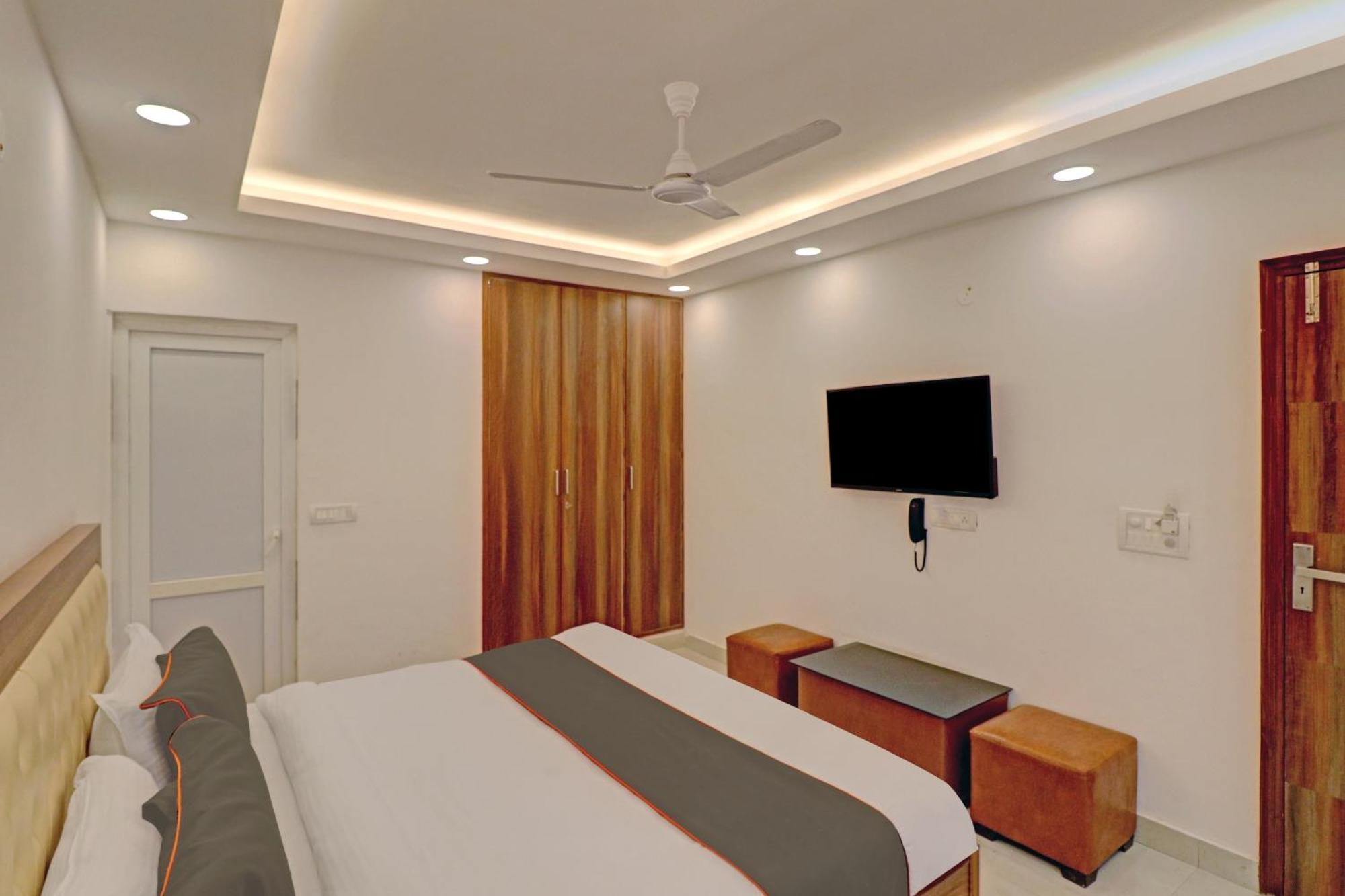 Collection O 81799 Hotel Spot Light Indraprastha Exterior foto