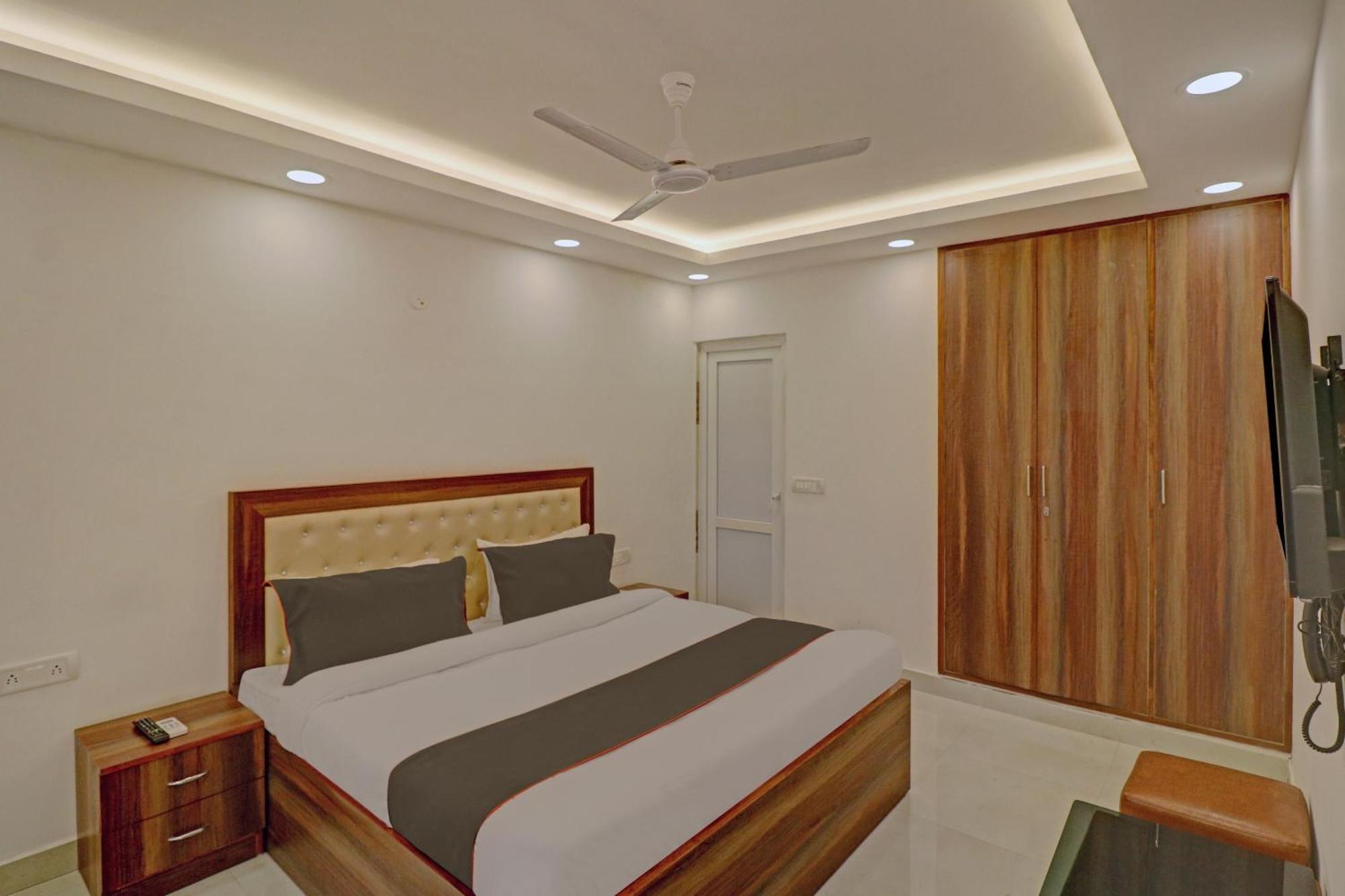 Collection O 81799 Hotel Spot Light Indraprastha Exterior foto